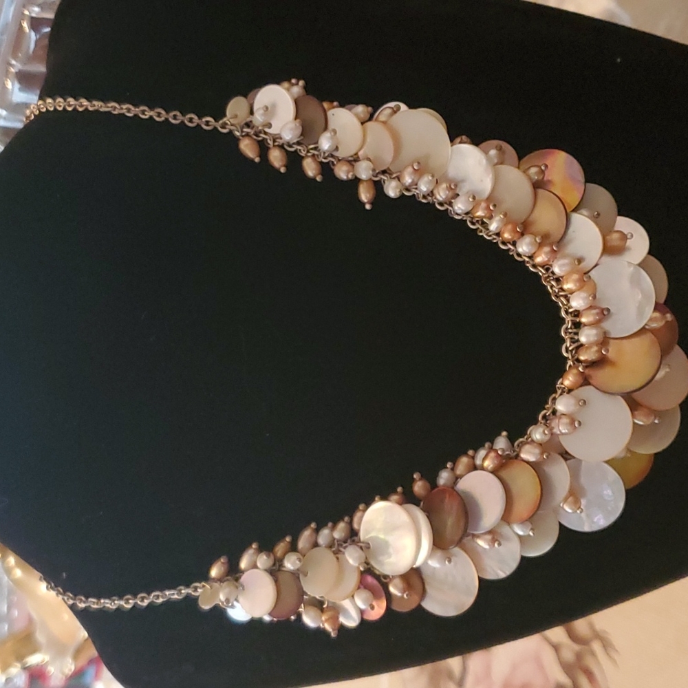 VINTAGE SILVER TONE MOTHER OF PEARL AND CULTURED PEARL NECKLACE